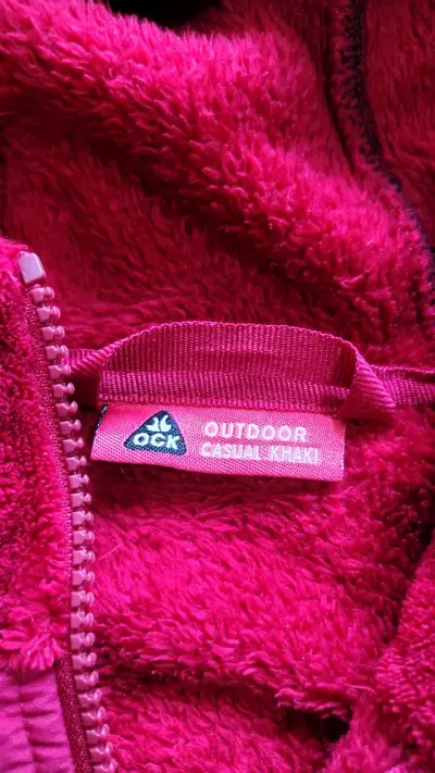 Chaqueta polar roja con capucha para mujer - miniatura 2