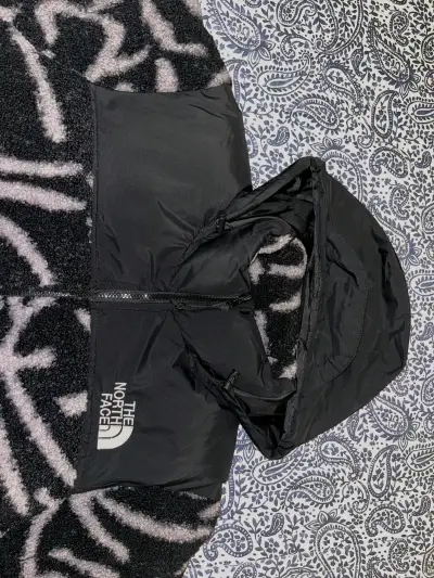 Parca The North Face negra y blanca - miniatura 2