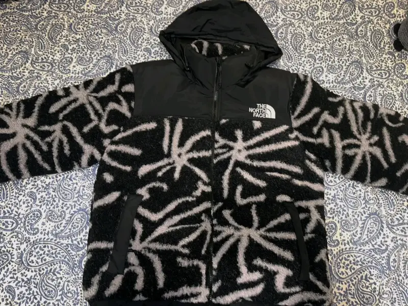 Parca The North Face negra y blanca - 3