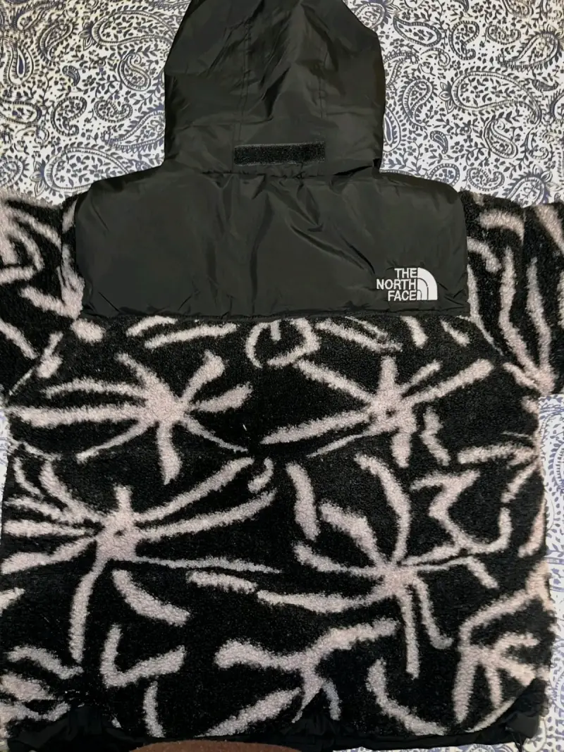 Parca The North Face negra y blanca - 5