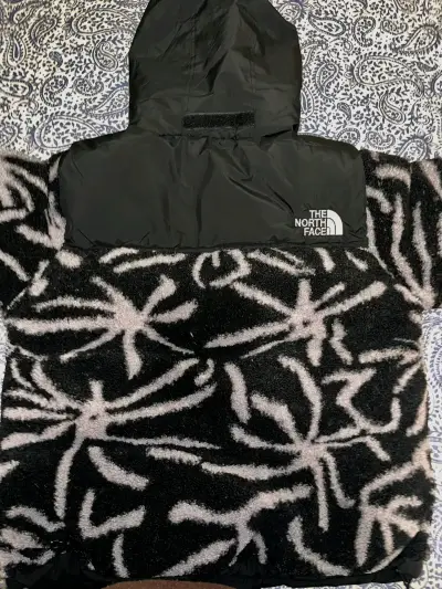 Parca The North Face negra y blanca - miniatura 5