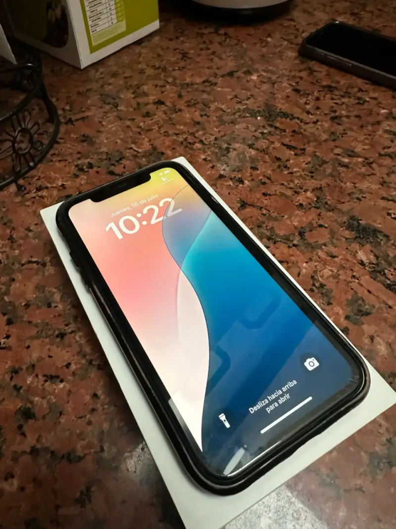 iPhone 11 64Gb Amarillo - 1