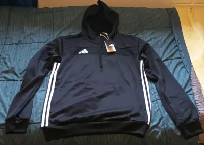 Polerón deportivo negro con capucha y logo - miniatura 1