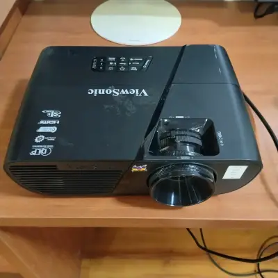 Proyector ViewSonic con tecnología DLP - miniatura 1