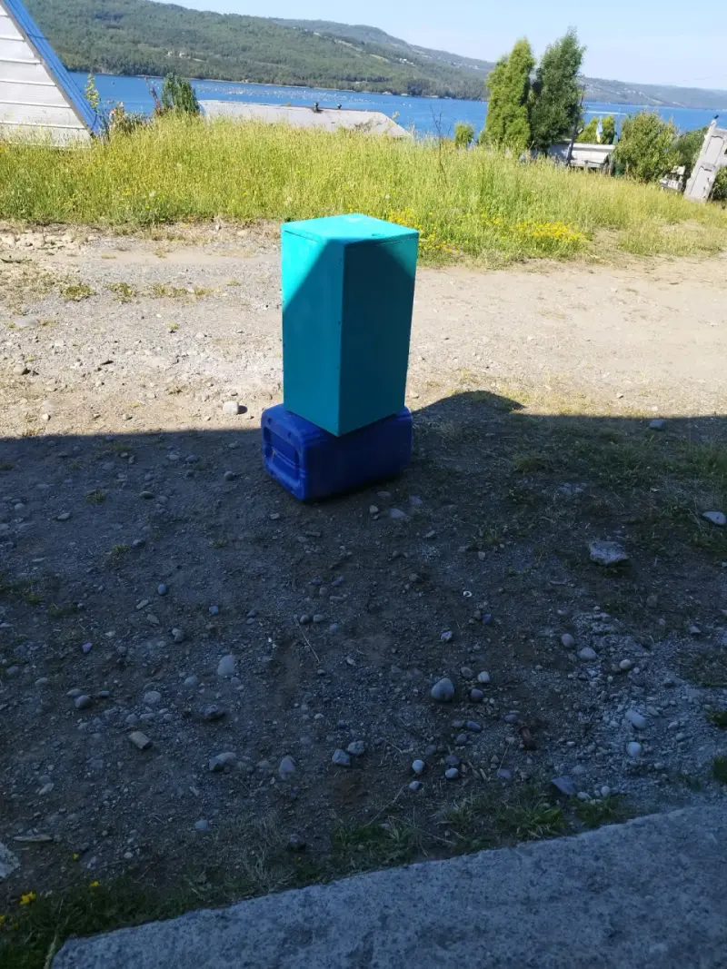 Contenedor de basura azul para exteriores - 2