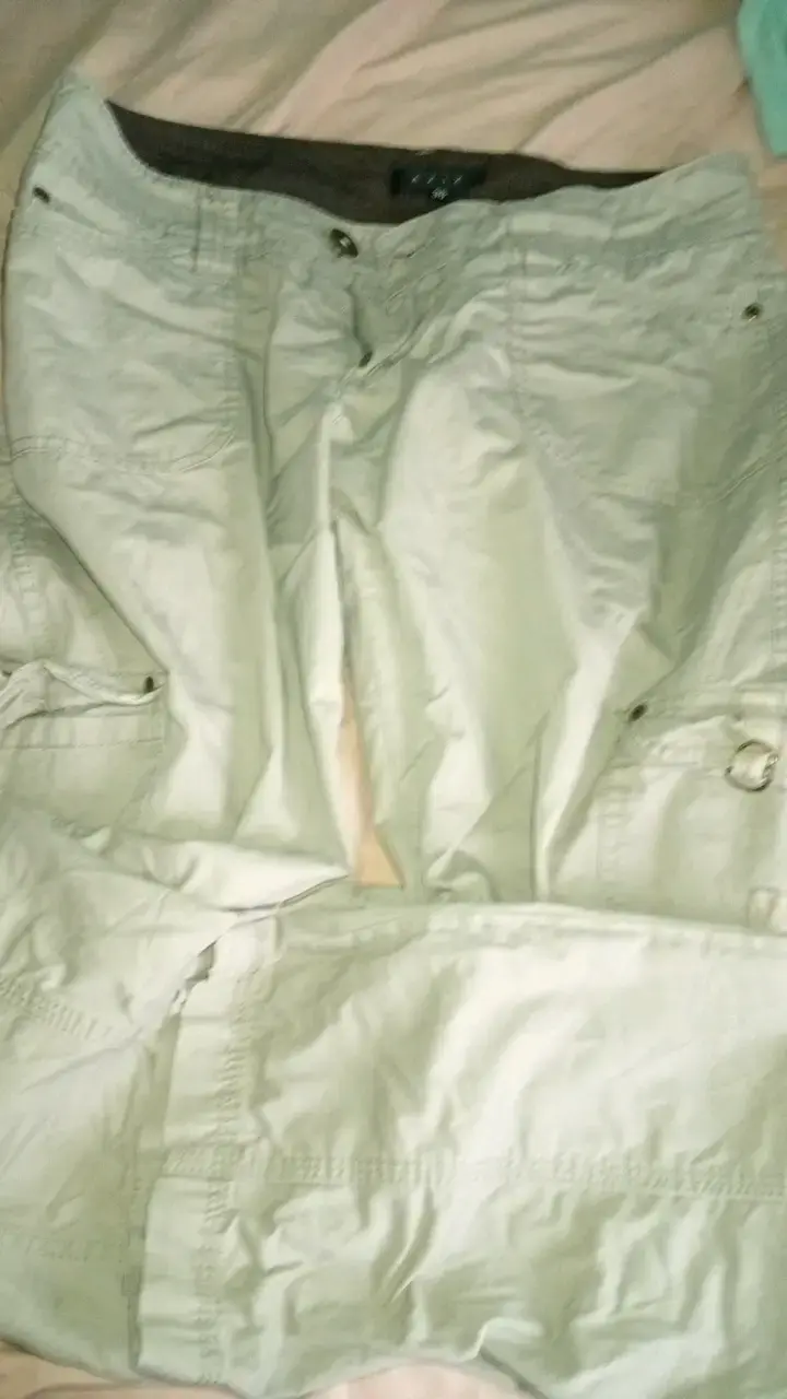 Pantalones cargo beige para mujer - 1