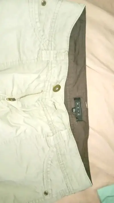 Pantalones cargo beige para mujer - miniatura 2