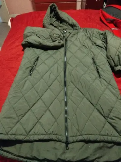 Abrigo acolchado verde con capucha Zara - miniatura 2