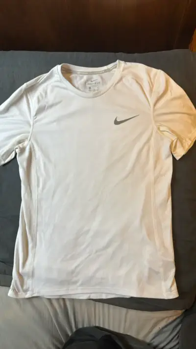 Polera Nike Dri-FIT blanca para running - miniatura 2
