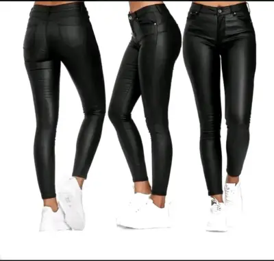 Pantalones ajustados de cuero sintético negro - miniatura 1