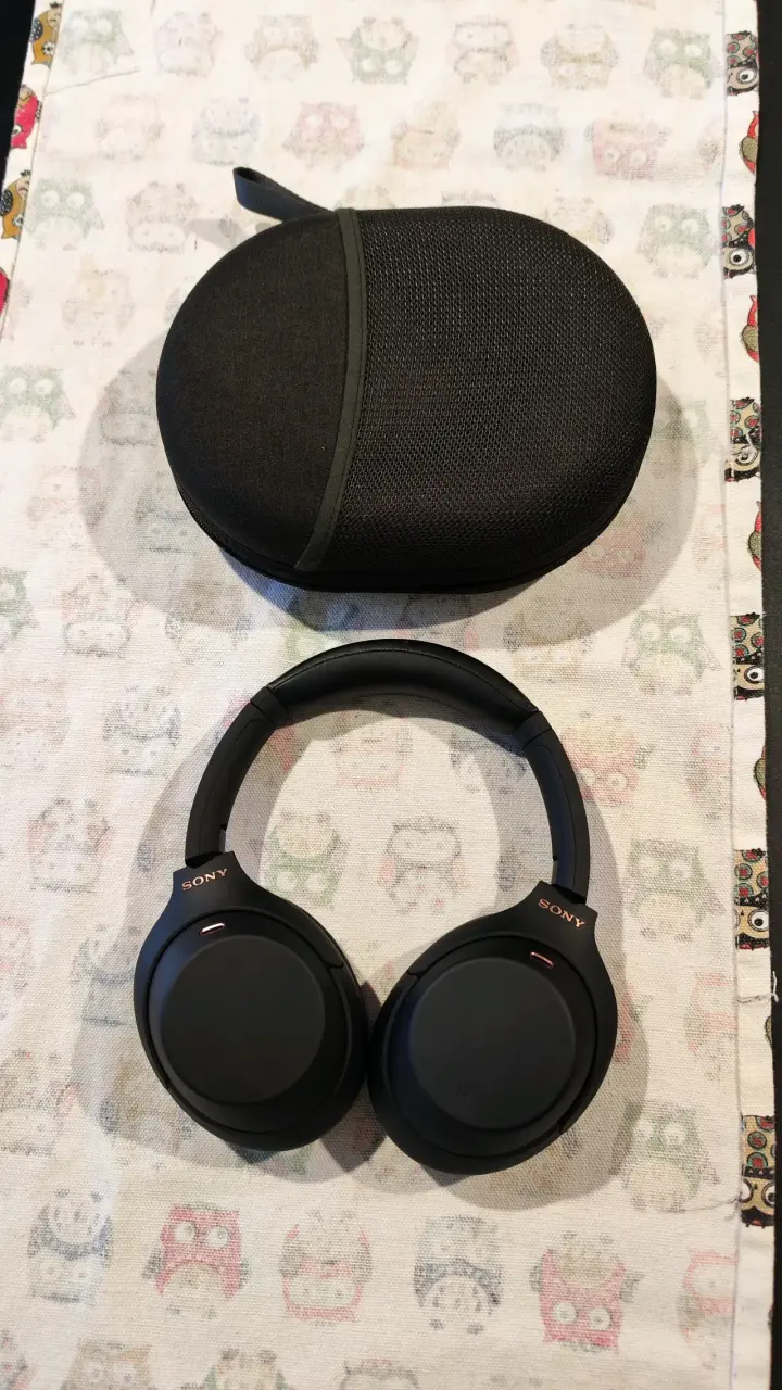 Audífonos Sony WH-1000XM4 inalámbricos negros - 2