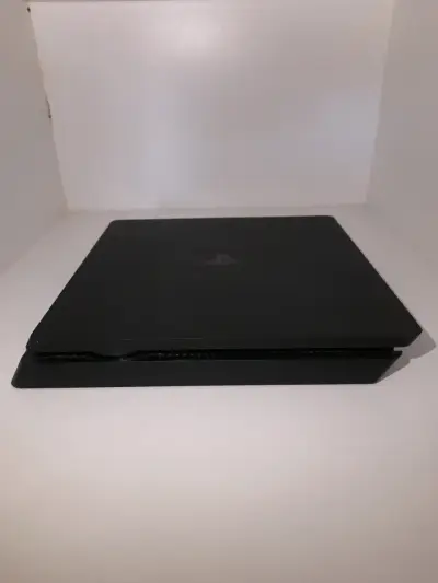 Ps4 1tb + 2 mandos + juego + cables - miniatura 3
