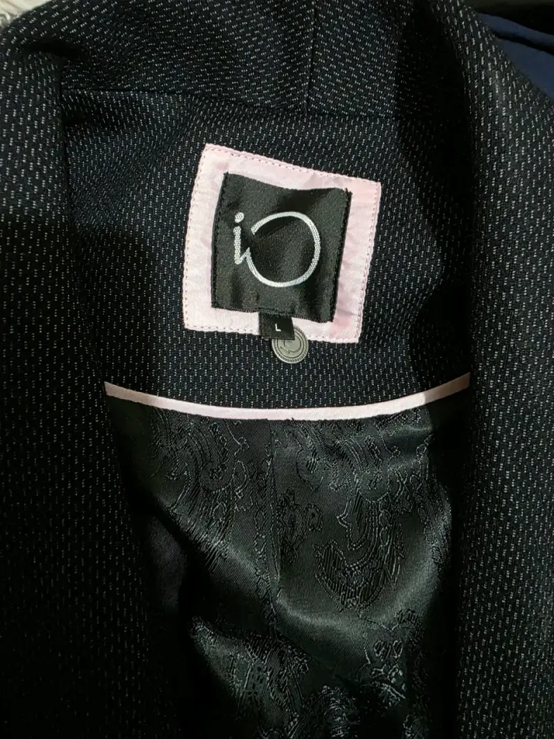 Blazer Negro marca iO - 4
