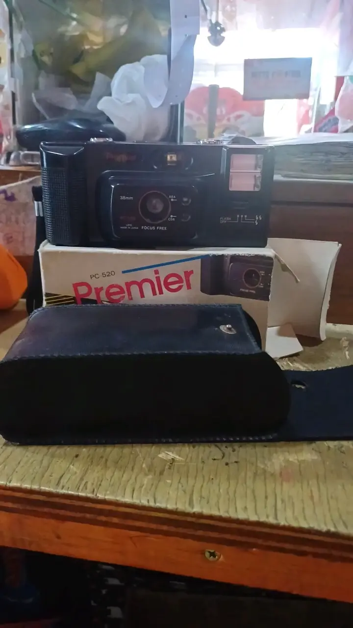 Cámara analógica Premier PC-520 con estuche