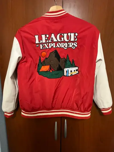 Chaqueta Zara  roja con parches niño talla 10 - miniatura 3