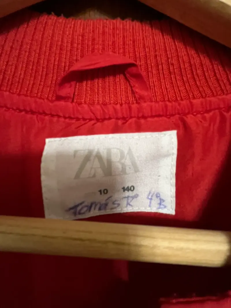 Chaqueta Zara roja con parches niño talla 10 - 4