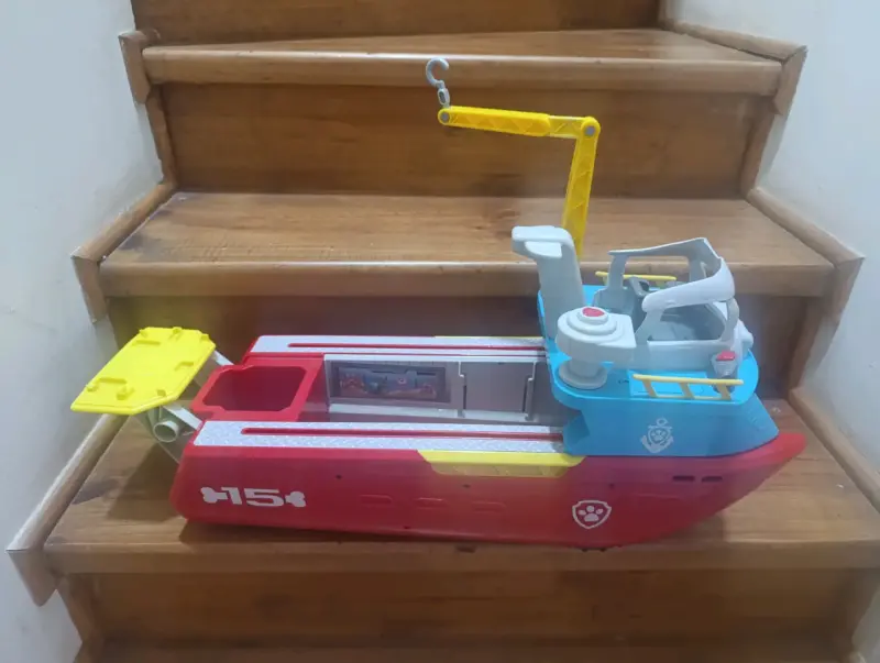 Barco de juguete Patrulla Canina con grúa - 1