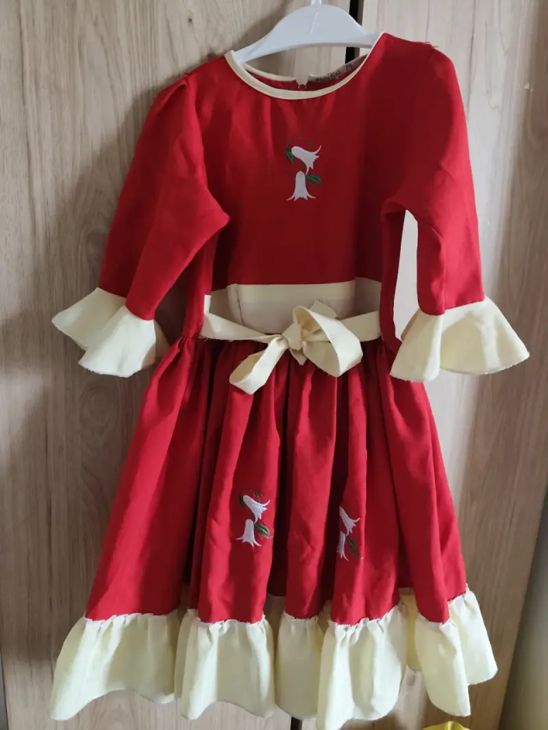 Vestido de fechas patrias