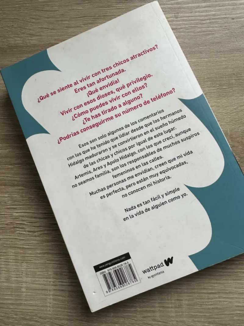 Libro 'A través de ti' de Ariana Godoy - 2