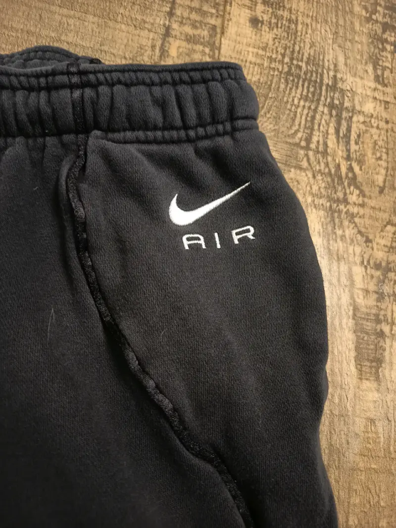 Pantalones deportivos Nike Air negros - 1