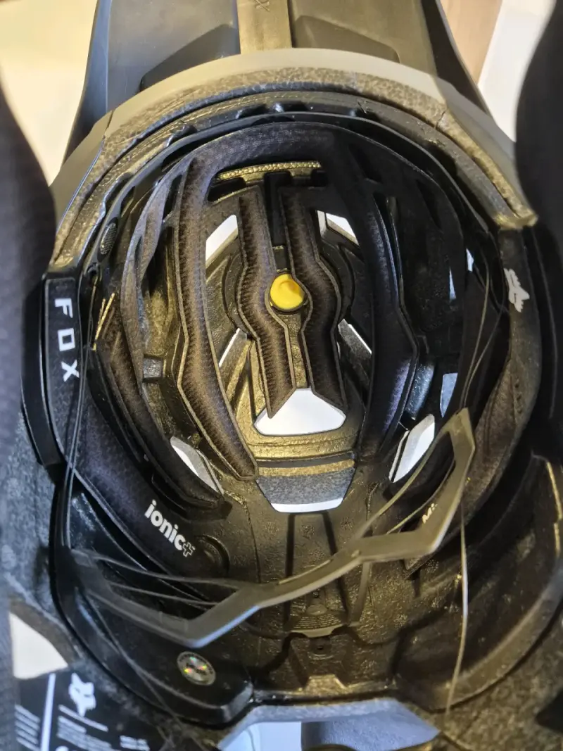 Casco de ciclismo Fox con tecnología Ionic+ - 1