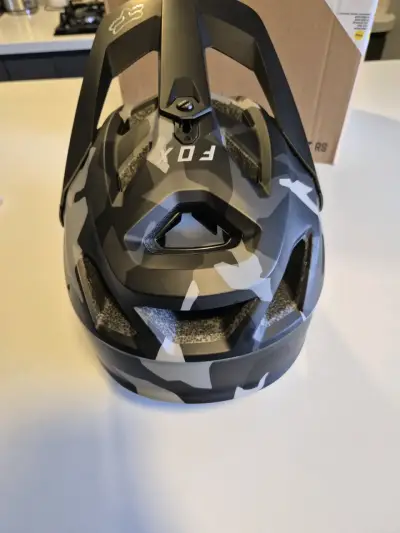 Casco de ciclismo Fox con tecnología Ionic+ - miniatura 2
