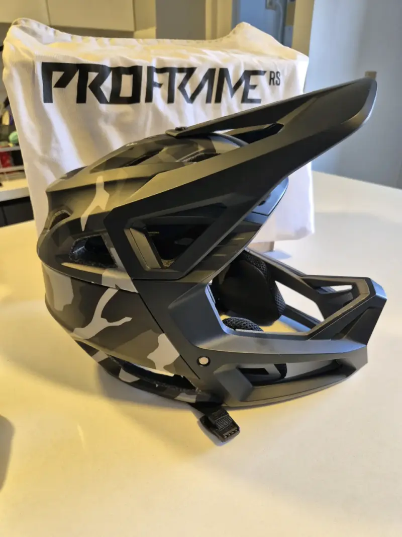 Casco de ciclismo Fox con tecnología Ionic+ - 4