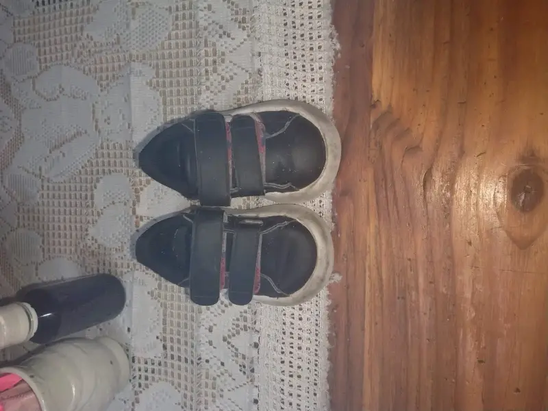 Zapatillas rosadas para niña con lunares - 2
