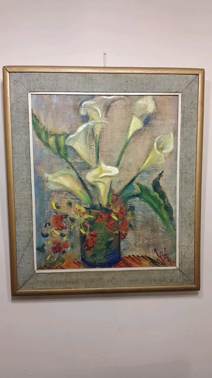 Cuadro de flores al óleo con marco dorado
