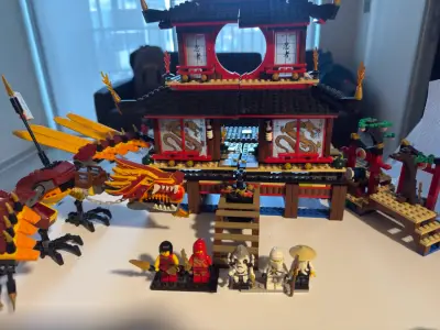 Templo del fuego ninjago - miniatura 2