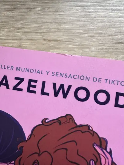 Libro 'No es amor' de Ali Hazelwood - miniatura 4