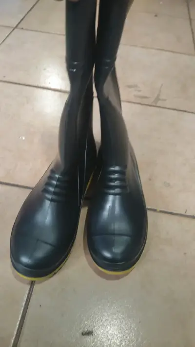 Botas de goma negras impermeables - miniatura 2