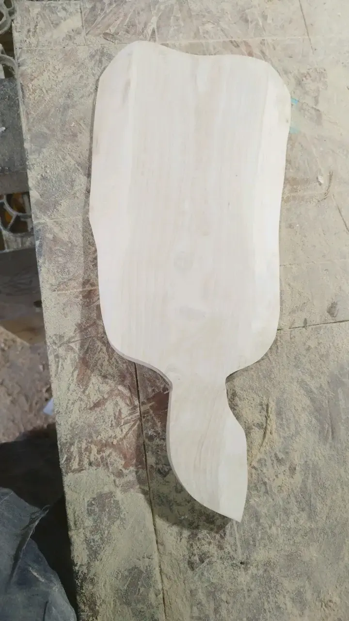 Tabla de madera artesanal decorativa - 2