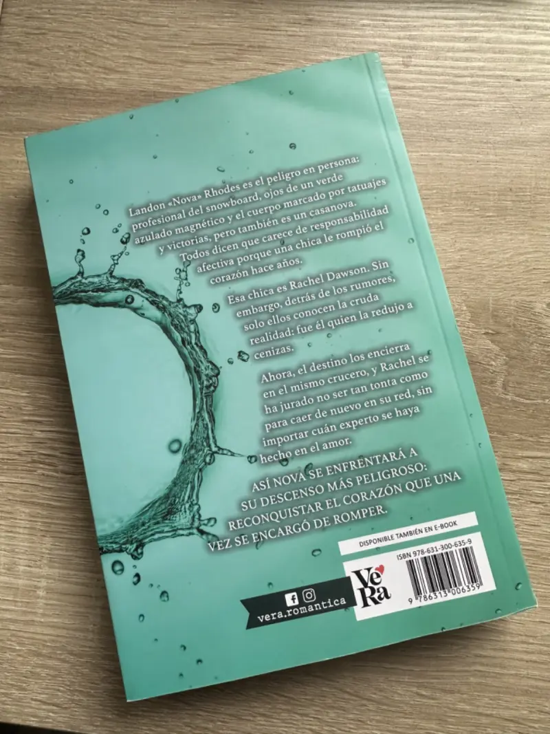 Libro 'Nova' de Rebecca Yarros - 2