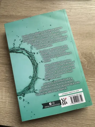 Libro 'Nova' de Rebecca Yarros - miniatura 2