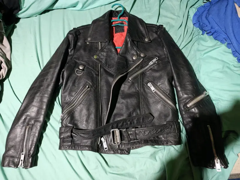 Chaqueta de cuero negra estilo motociclista - 1