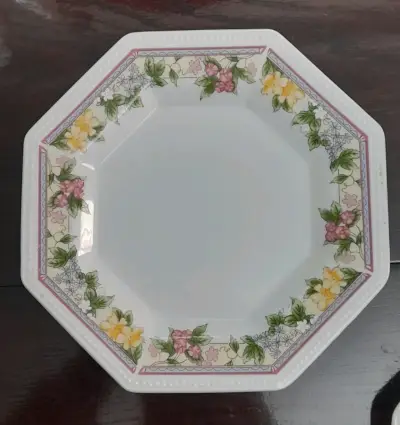 Juego de té de porcelana con diseño floral - miniatura 4