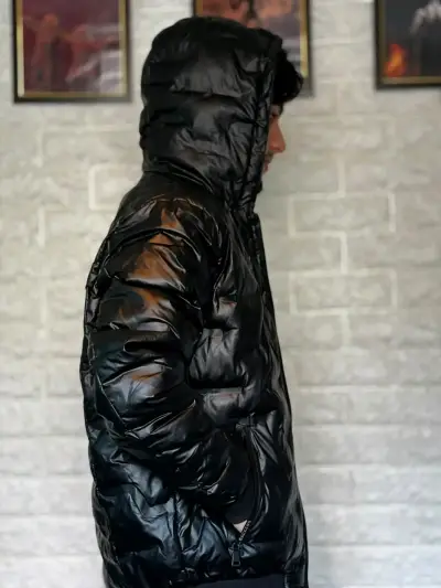 Chaqueta acolchada negra para hombre - miniatura 2