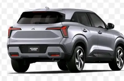 Mitsubishi plateado año 2026 - miniatura 3