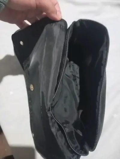 Cartera de cuero negra con cierre magnético - miniatura 2