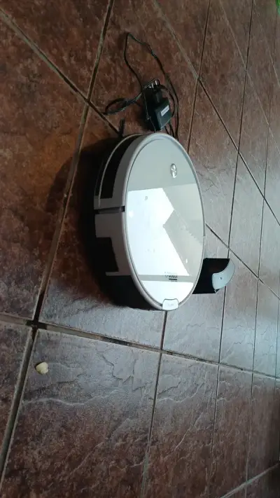 Robot aspirador Osori con base de carga - miniatura 2