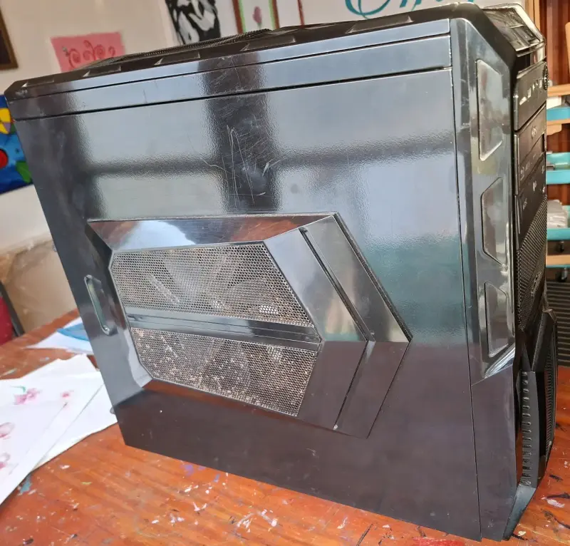 Gabinete Sentey con unidad LG Blu-ray - 2