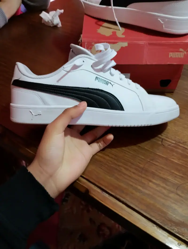 Zapatillas deportivas Puma blancas y negras - 3