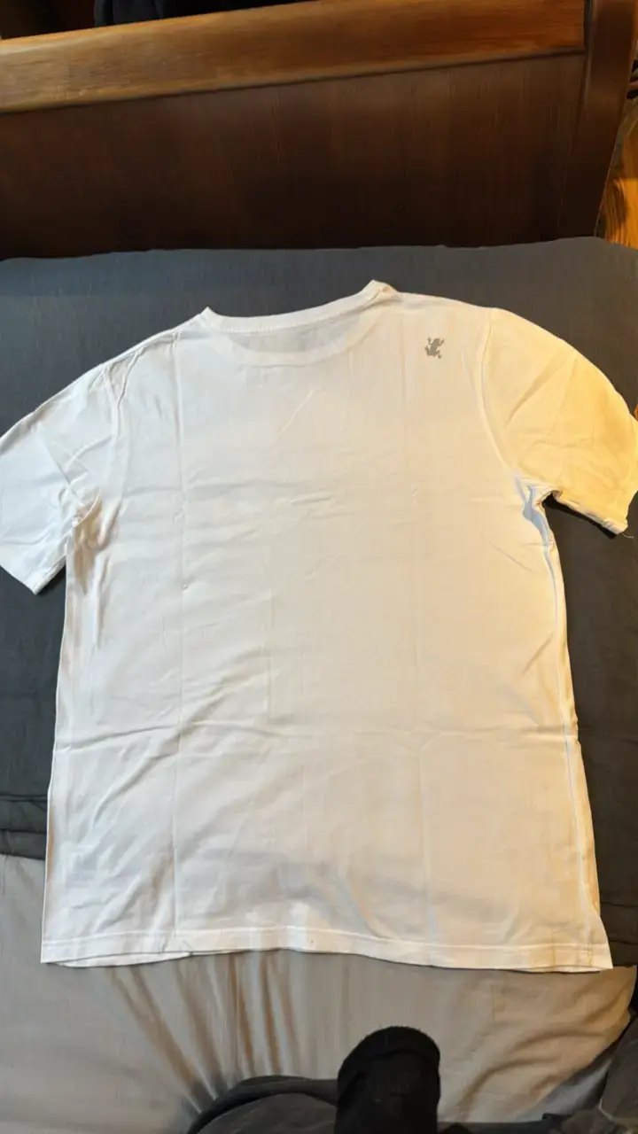 Polera blanca con estampado gráfico talla M - 3