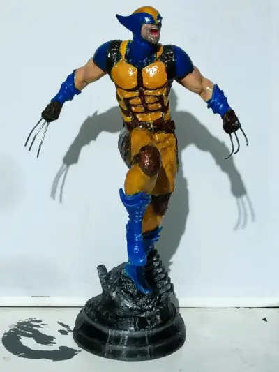 Figura de acción Wolverine en pose dinámica - miniatura 1