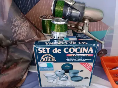 Caja de pesca con señuelos y anzuelos - miniatura 3