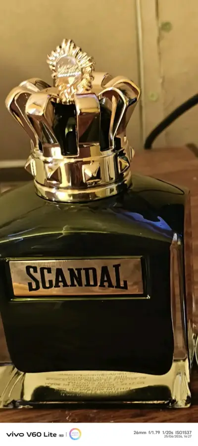 Perfume Scandal de lujo con diseño elegante - miniatura 1