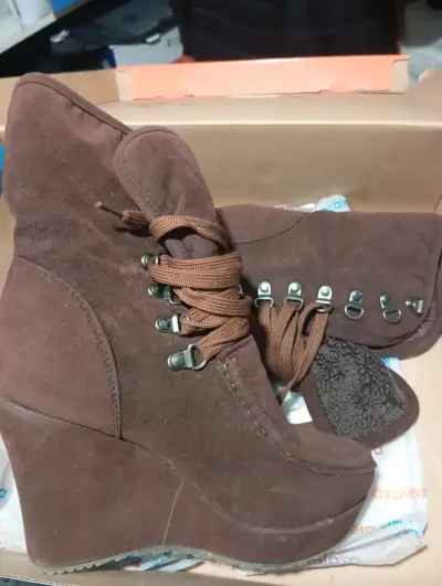 Botines de gamuza marrón con plataforma - miniatura 3