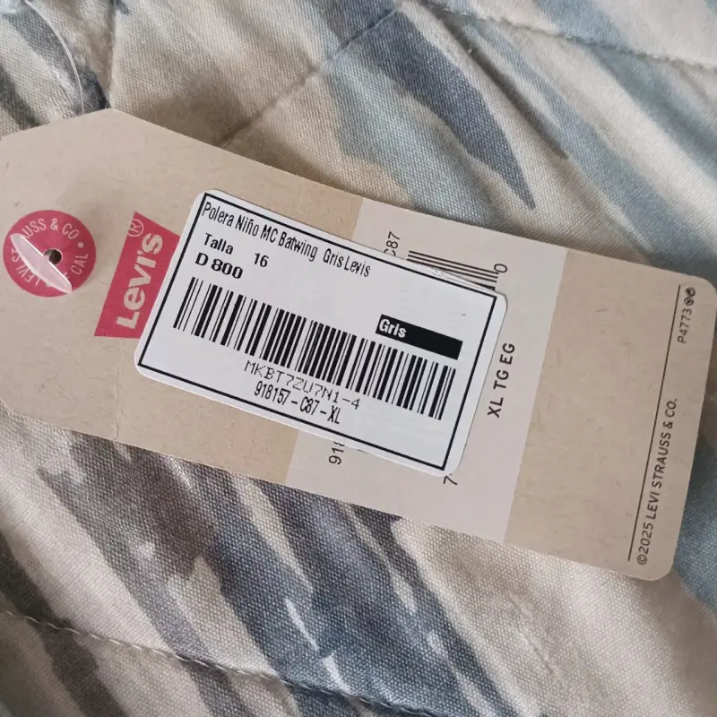 Polera Levi's gris con logo rojo - 2