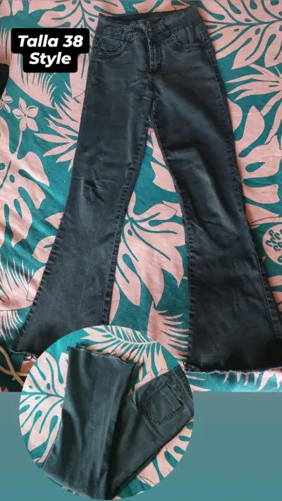Jeans acampanados Sybilla talla 34 - miniatura 4